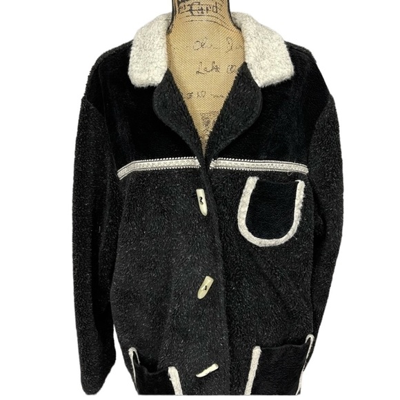 Sisko and Co. Black and White Teddy Sherpa Style Coat - Picture 5 of 12